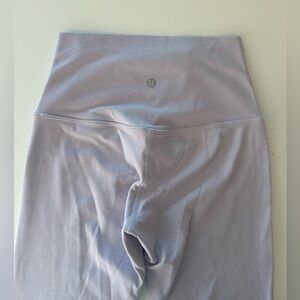 Light purple lulu aligns